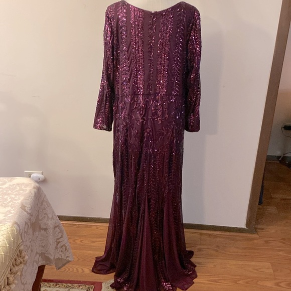 R&M Richards women’s sweetheart sequins evening gown long sleeve burgundy 14W - Picture 4 of 16